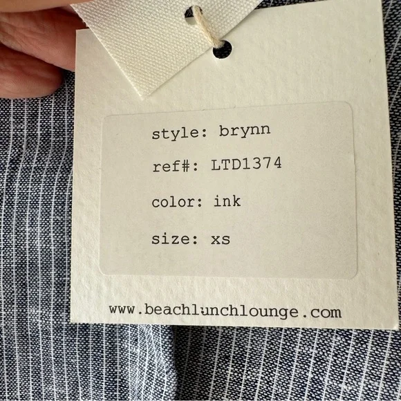 BeachLunchLounge - Brynn Sleeveless Linen Button Front Dress in Blue & White - Picture 4 of 7